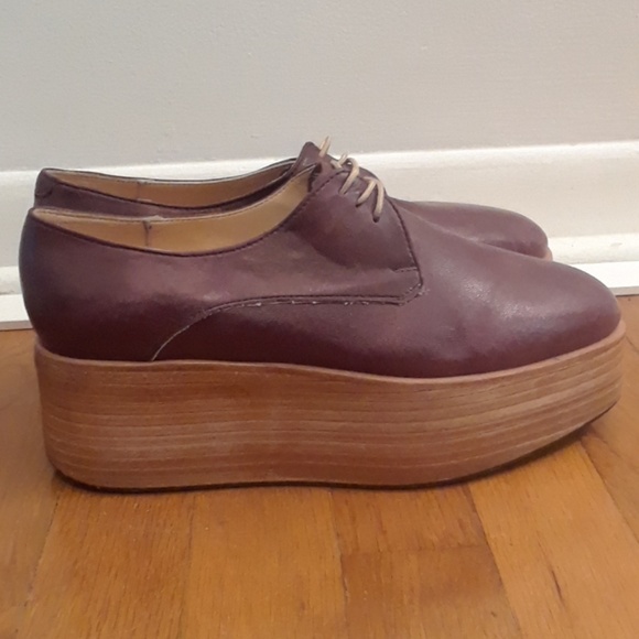 Wood platform shoes - Picture 1 of 3